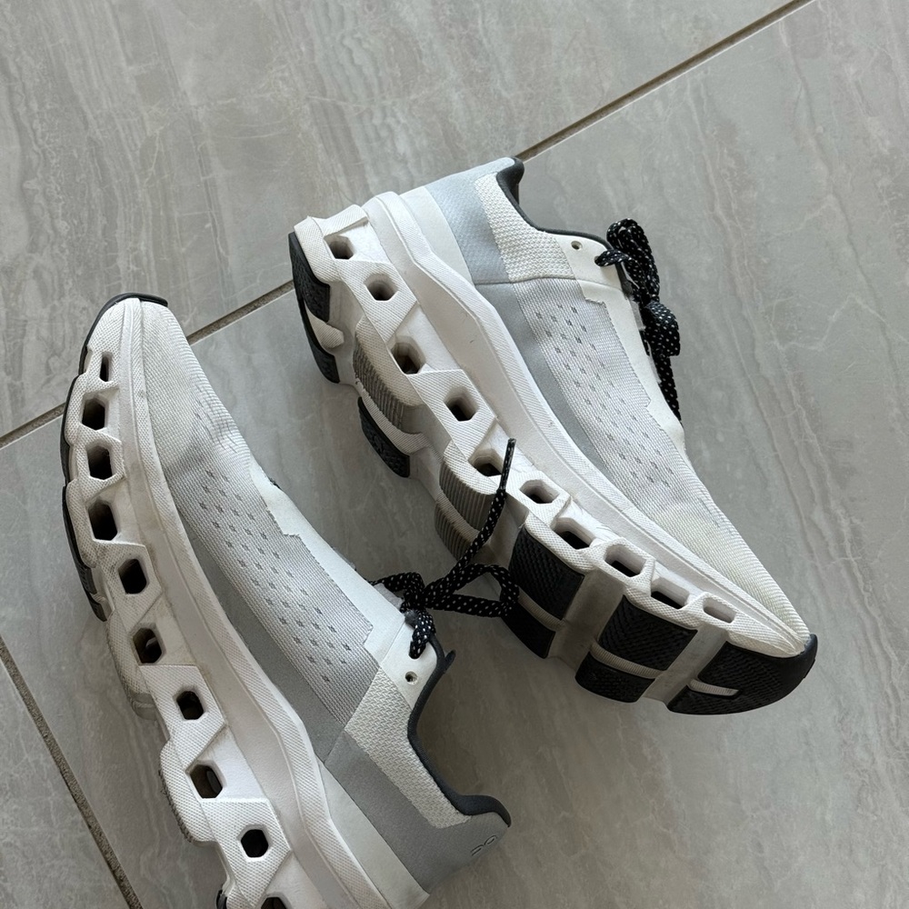 On Cloudmonster Sneakers